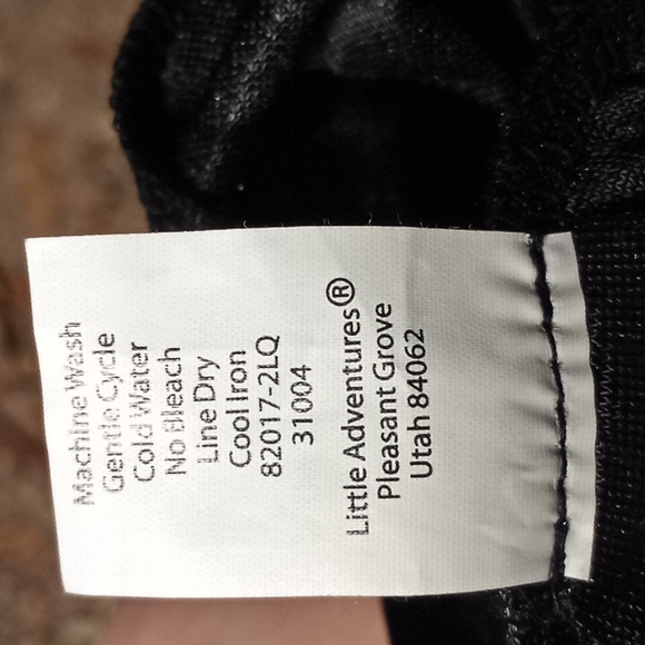 NWOT boys "Magicquest" black/silver velvet hooded cape - Picture 9 of 9